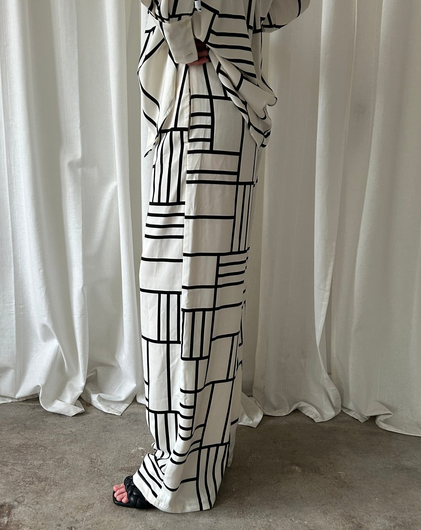 Dynamite Stripped Set -Black/White