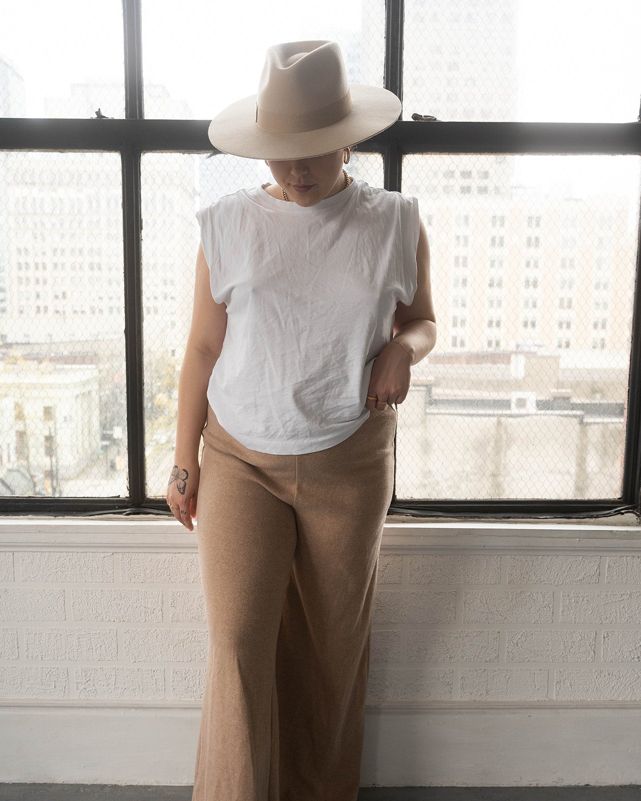 Aritzia Straight Leg Pant