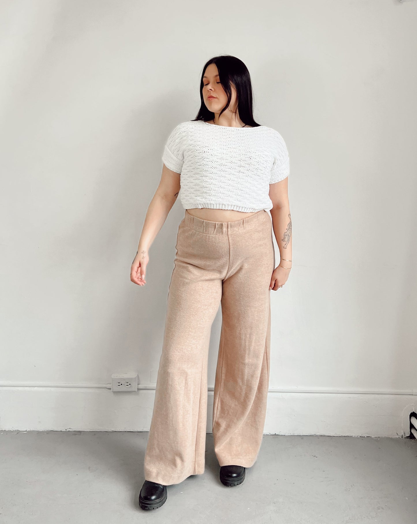Aritzia Straight Leg Pant