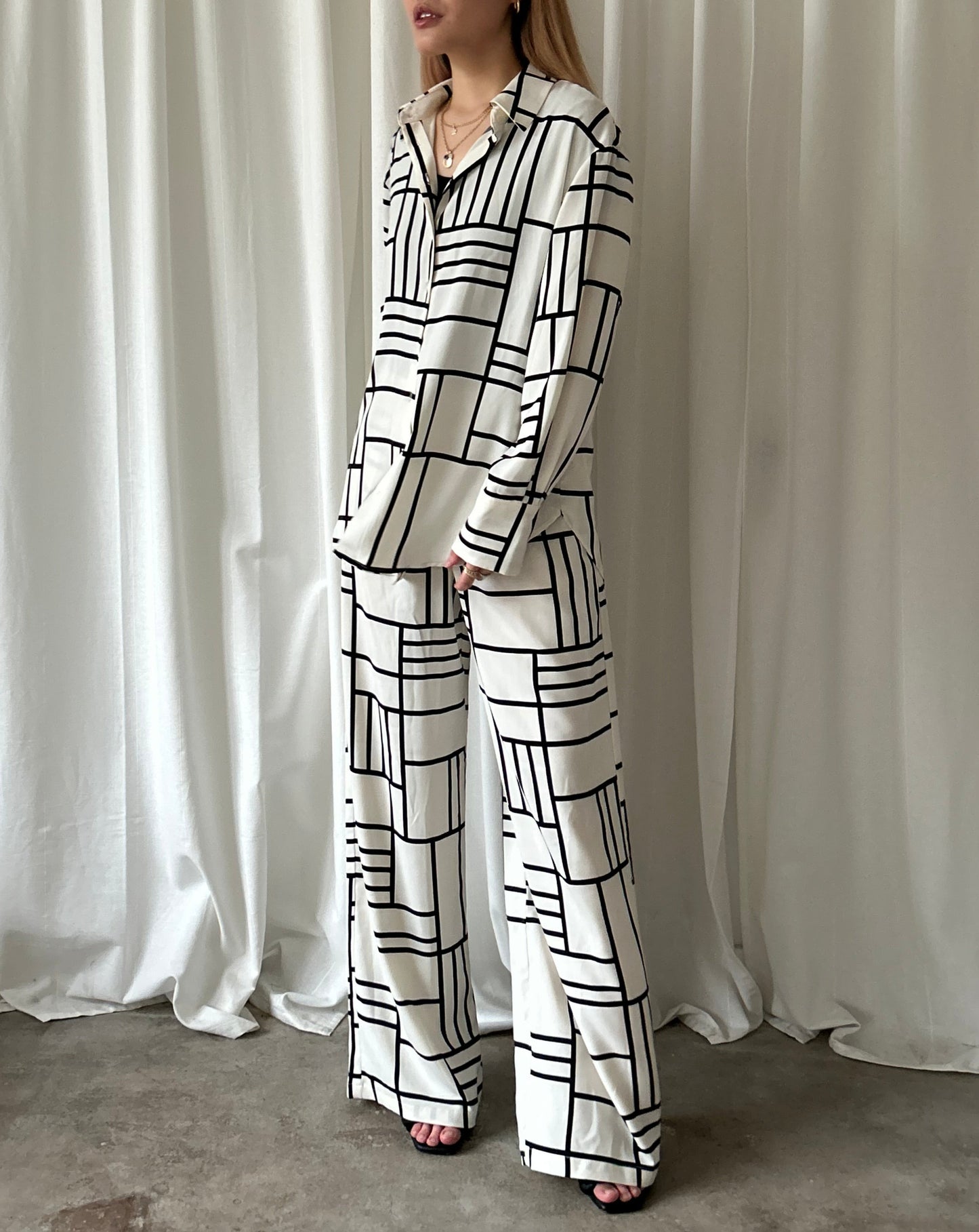 Dynamite Stripped Set -Black/White