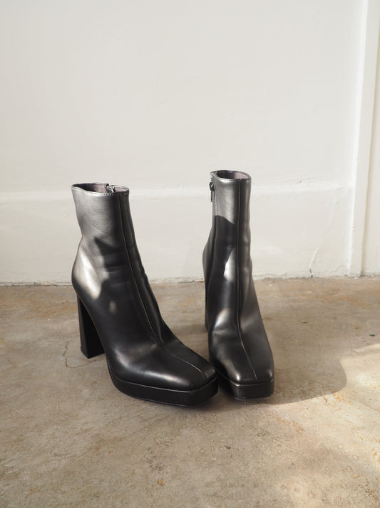 Steve Madden Platform Boots - Black