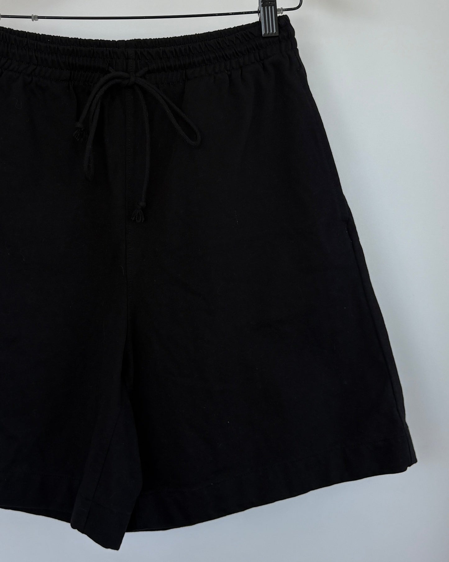 We11done Mid-Rise Bermuda Shorts - Black