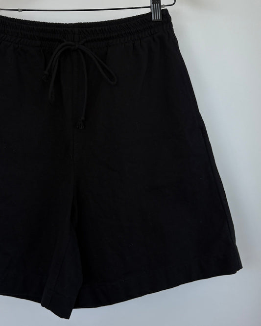 We11done Mid-Rise Bermuda Shorts - Black